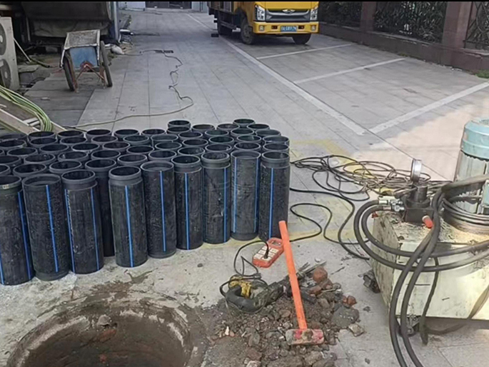 双河PE置换管厂家 DN315置换管 非开挖管短管置换